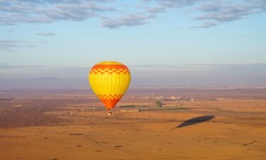 shared hot air balloon flight with breakfast included